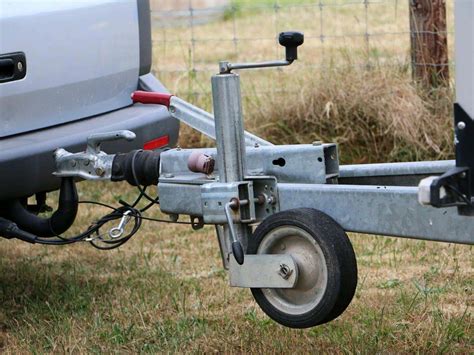 10 Easy Steps How To Hook Up A Trailer Safely And Quickly 10 Easy Steps How To Hook Up A Trailer Safely And Quickly