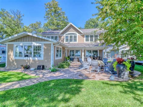 1020 W Lake Dr Detroit Lakes Mn 56501 Zillow