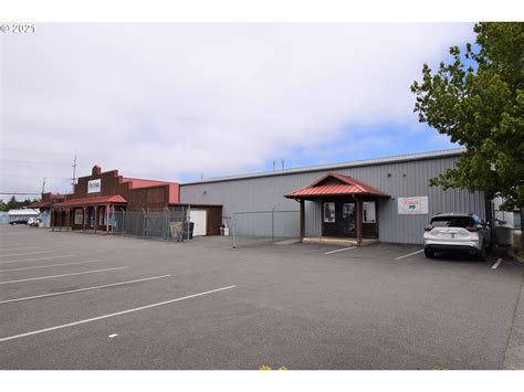 1195 Newmark Ave Coos Bay Or 97420 Loopnet