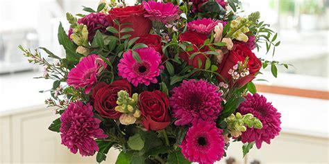 14 Flowers With Romantic Meanings Blossoming Gifts