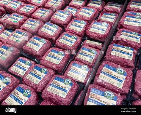 17 700 Beef Grocery Store Stock Photos Pictures Royalty Free Images Istock Ground Beef Grocery Store