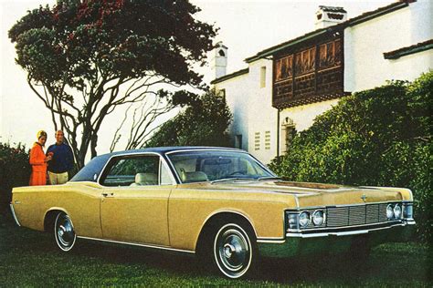 Discover the Elegance and History of the 1960s Lincoln Continental