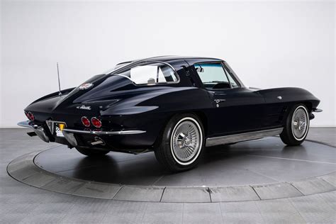 Discover the Charm of the 1963 Split Window Corvette