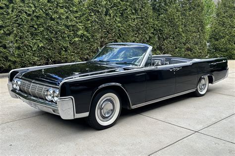 Discover the Timeless Elegance of the 1964 Lincoln Continental