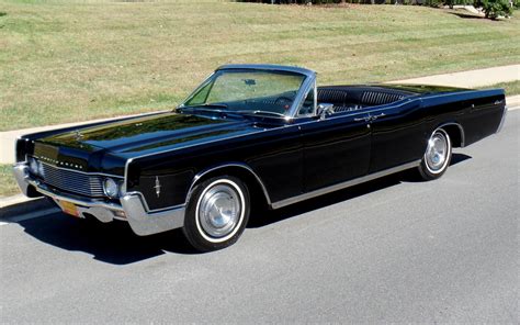 1966 Lincoln Continental: A Classic Luxury Car Through the Years