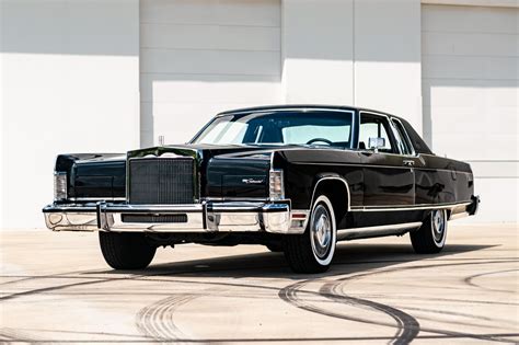 The Ultimate Guide to Restoring and Maintaining a 1977 Lincoln Continental