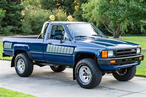 1985 Toyota Pickup: A Classic Guide to Restoring and Maintaining