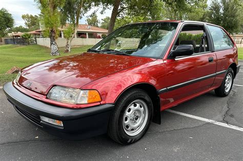 Discover the Classic Appeal of the 1990 Honda Civic