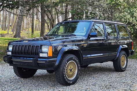 1990 Jeep Cherokee: A Complete History and Key Features