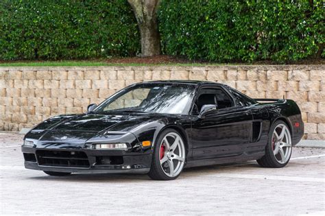 1992 Acura NSX: A Classic Sports Car Revolution