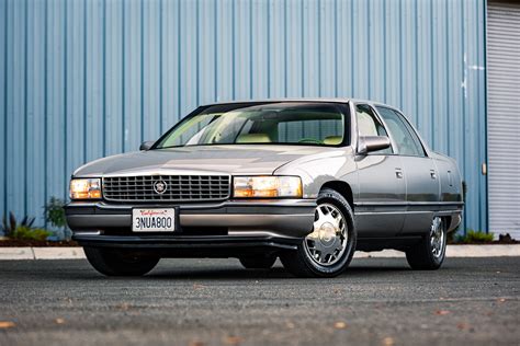 1995 Cadillac Sedan DeVille: A Classic Luxury Car Review