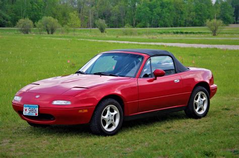 Discover the Charm and Performance of the 1996 Mazda Miata