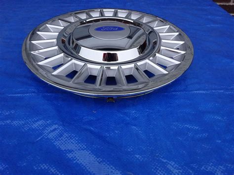 1998 2002 Ford Crown Vic 24 Slot 16 Wheel Cover Hubcap Cap 178 Ebay