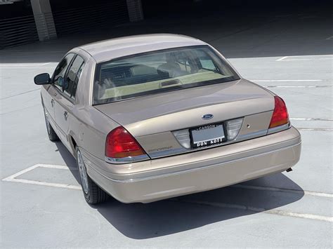 Discover the Classic Charm of the 1998 Ford Crown