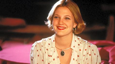 20 Famous Folks Who Worked Normal Jobs Even After Finding Stardom