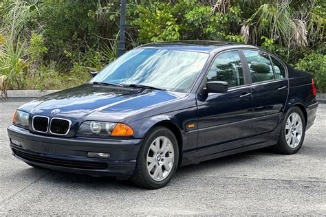Discover the Best Features of the 2000 BMW 323i