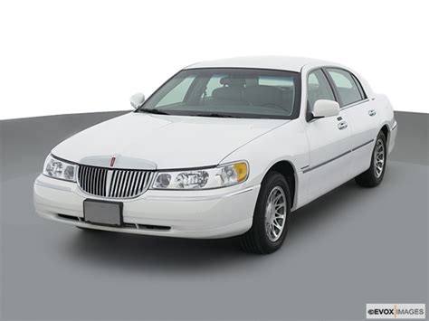 2001 Lincoln Town Car Review Pricing And Specs Carfax 2001 Lincoln Town Car Review Pricing And Specs Carfax