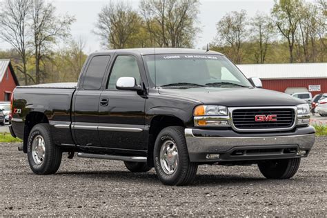 2002 GMC Sierra: The Ultimate Buyer’s Guide and Review