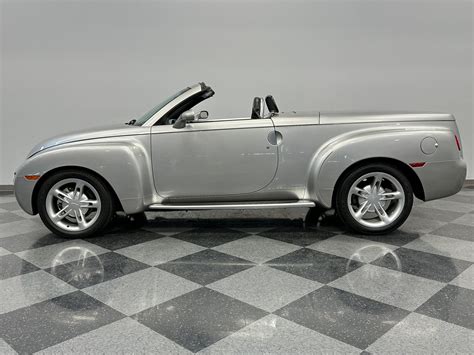 2004 Chevrolet SSR: A Comprehensive Review of the Iconic Retro-Style Pickup