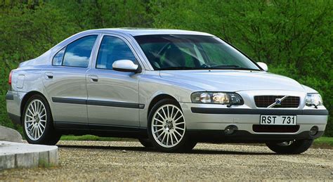2004 Volvo S60: Buyer’s Guide to Features, Specs, and Value