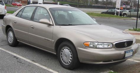 2005 Buick Century Review: Pros, Cons, and Buying Tips