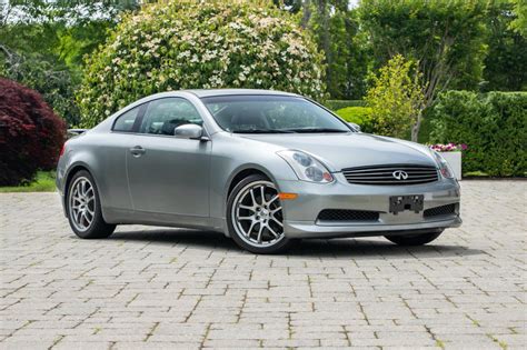 2005 Infiniti G35 Coupe: Features, Performance, and Value