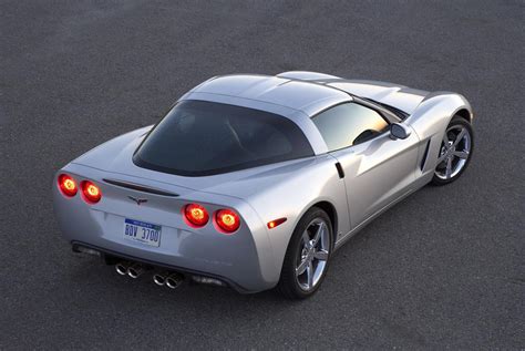 2009 Chevrolet Corvette: A Classic Sports Car Review