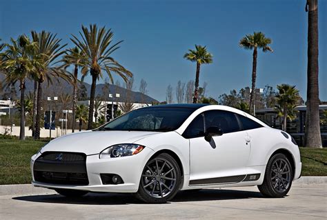 2009 Mitsubishi Eclipse: A Comprehensive Review of Performance and Features