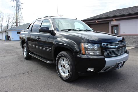 Top Features and Reviews of the 2010 Chevy Avalanche