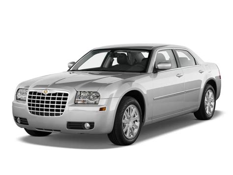2010 Chrysler 300: Ultimate Buyer’s Guide and Review