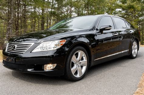2010 Lexus: A Comprehensive Review of the Iconic Sedan