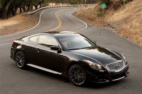 2012 Infiniti G37: Complete Review of Features, Performance, and Specs
