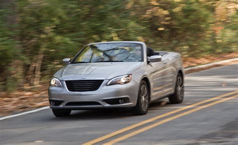 2013 Chrysler 200 Review Ratings Edmunds