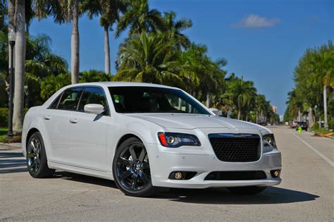 2013 Chrysler 300: A Comprehensive Review of Features and Performance