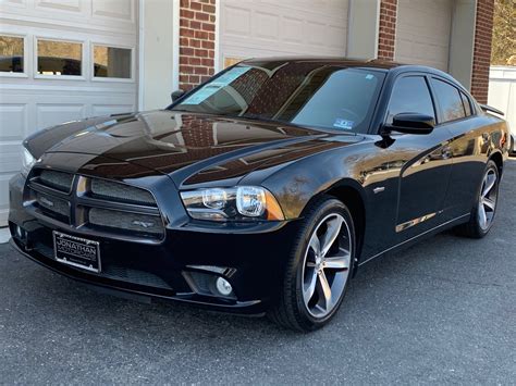 2014 Charger SXT: A Comprehensive Review of Features and Performance