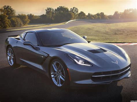 2014 Corvette Stingray: A Complete Performance and Features Review