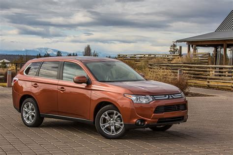 2014 Mitsubishi Outlander Review: Features, Performance, and Value