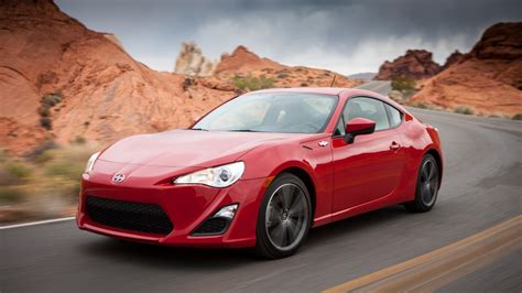 Exploring the Performance and Features of the 2014 Scion FRS