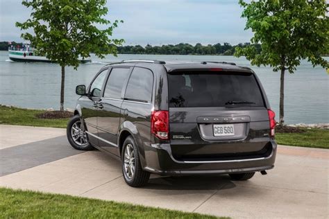 2016 Dodge Grand Caravan Review Ratings Edmunds