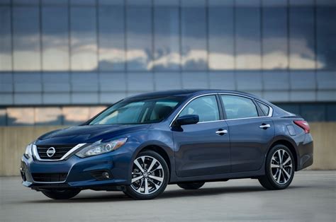 2016 Nissan Altima SR: Complete Buyer’s Guide and Review