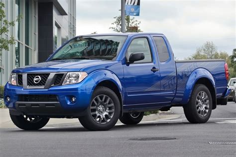 Top Features and Reviews of the 2016 Nissan Frontier