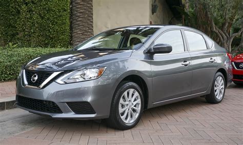 Top Features and Specs of the 2016 Nissan Sentra SV