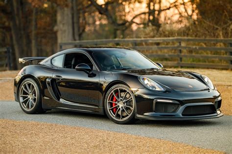 Unleashing Performance: Why the 2016 Porsche Cayman GT4 Stands Out