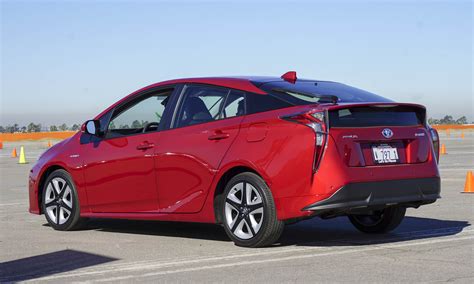 2016 Prius Toyota Review: Pros, Cons, and Buying Tips