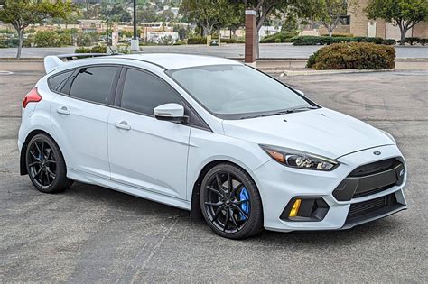 2017 Ford Focus RS: A Comprehensive Review of Performance and Features