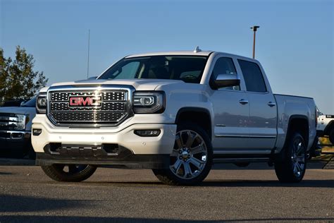 Top 10 Features and Improvements of the 2017 GMC