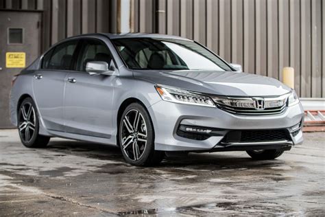 2017 Honda Accord Touring Review: Features, Specs, and Performance