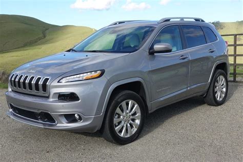 2017 Jeep Cherokee Can Commute On Pavement And Commit On Dirt Cnet 2017 Jeep Cherokee Can Commute On Pavement And Commit On Dirt Cnet