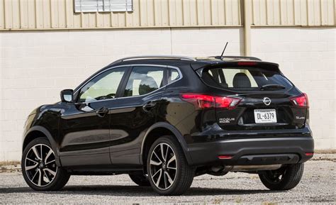 2017 Nissan Rogue Sport Review Ratings Edmunds 2017 Nissan Rogue Sport Review Ratings Edmunds