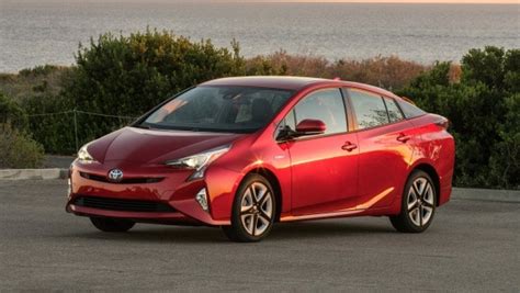 2017 Toyota Prius Review